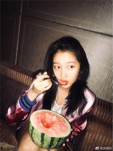 娱乐八卦吃瓜图片,吃瓜群众视角下的明星幕后故事